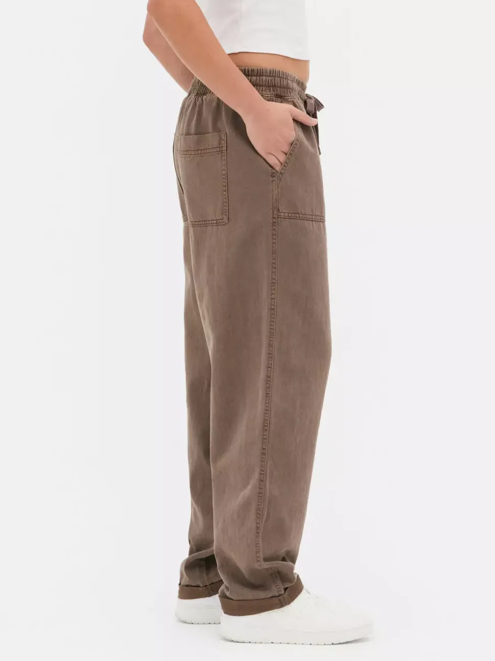 Spodnie dresowe ze sznurkiem w pasie