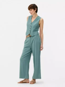 Spodnie z paskiem i prostą nogawką