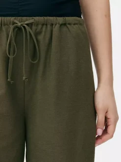 Spodnie z wiązaniem w talii