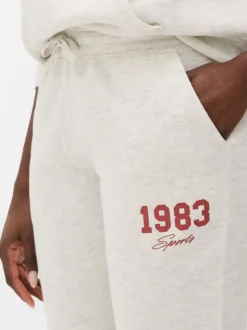 Sportowe spodnie dresowe ściągane sznurkiem