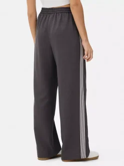 Sportowe spodnie dresowe ze sznurkiem