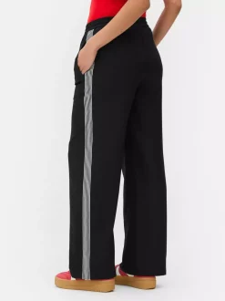 Sportowe spodnie dresowe ze sznurkiem