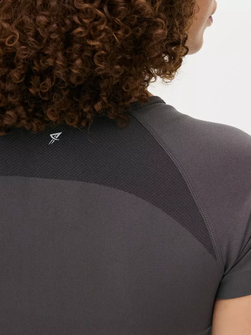 Sportowy top z krótkim rękawem bez szwów