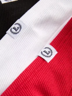 Stringi w estetyce Miami Core, 3 pary