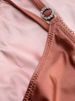 Stringi ze sprzączką ozdobioną strasem, 2 pary