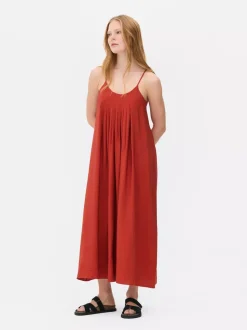 Sukienka midi z głębokim dekoltem The Edit