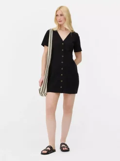Sukienka mini z zapięciem na guziki