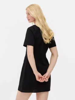 Sukienka mini z zapięciem na guziki