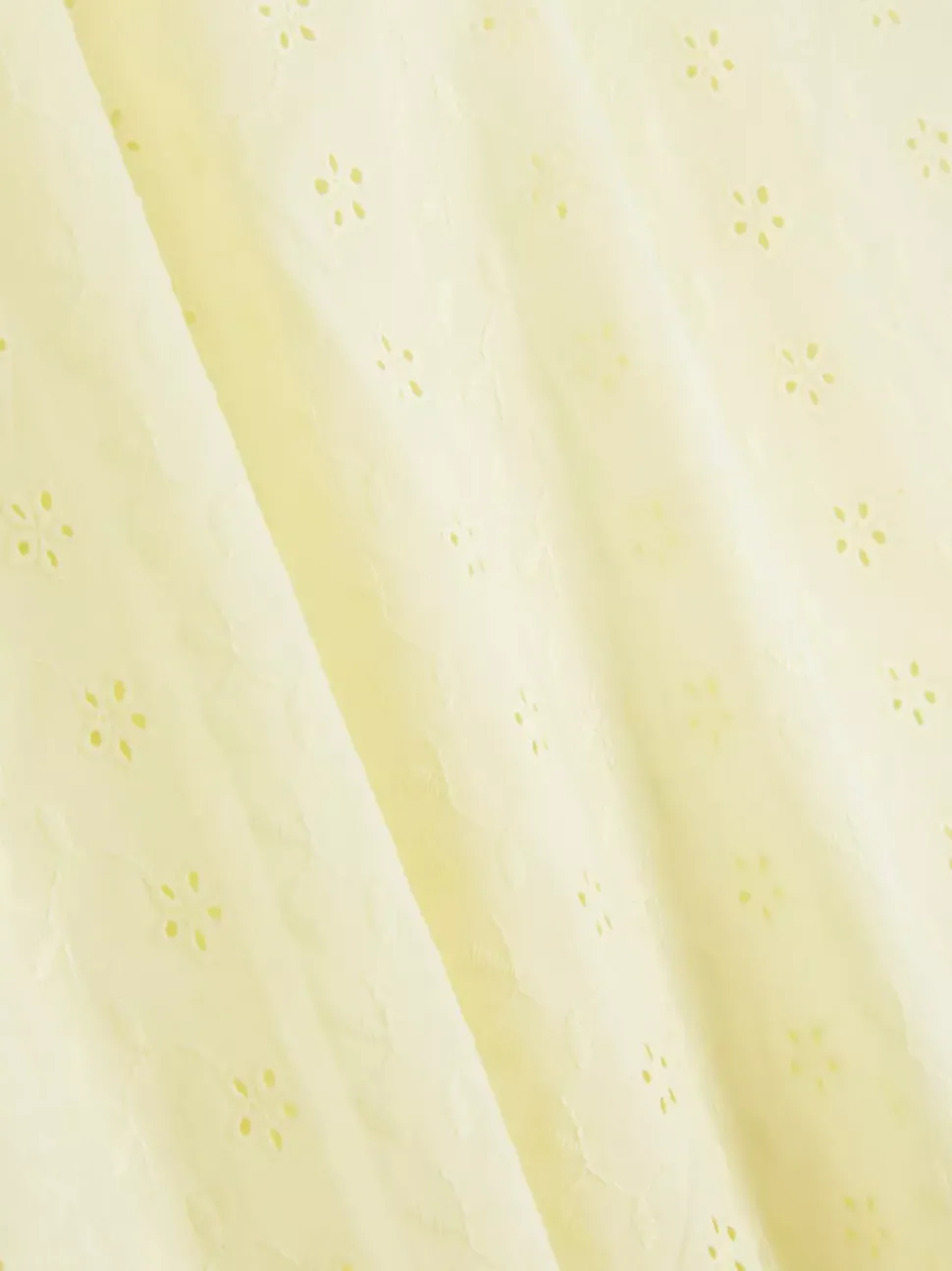 Sukienka z marszczonym obszyciem i haftem angielskim