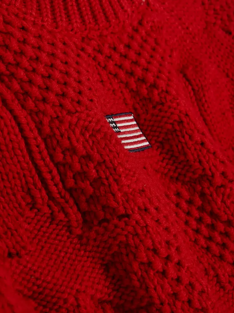 Sweter o splocie warkoczowym z amerykańską flagą