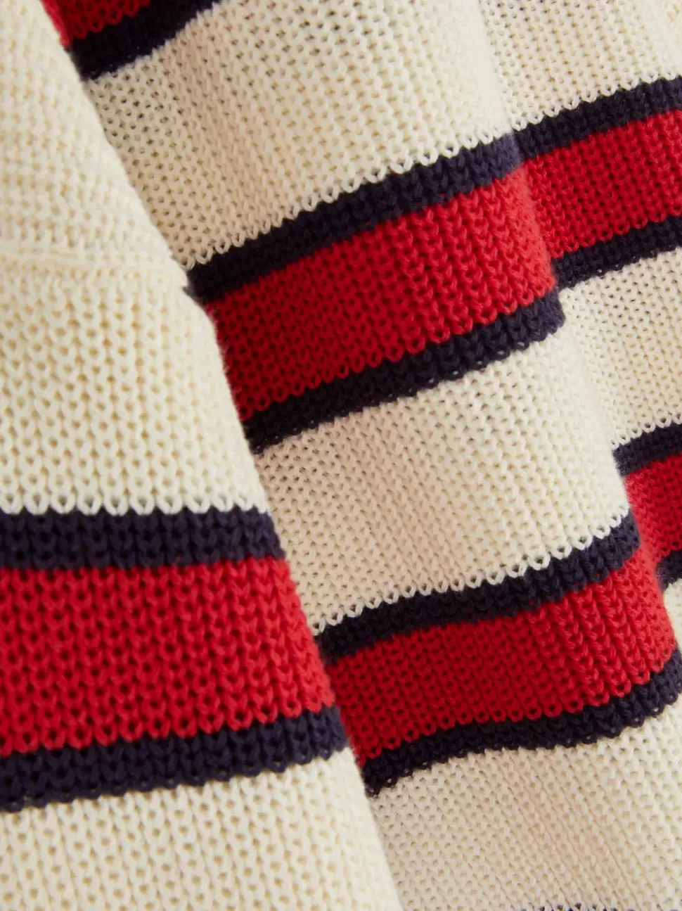 Sweter w paski z okrągłym dekoltem