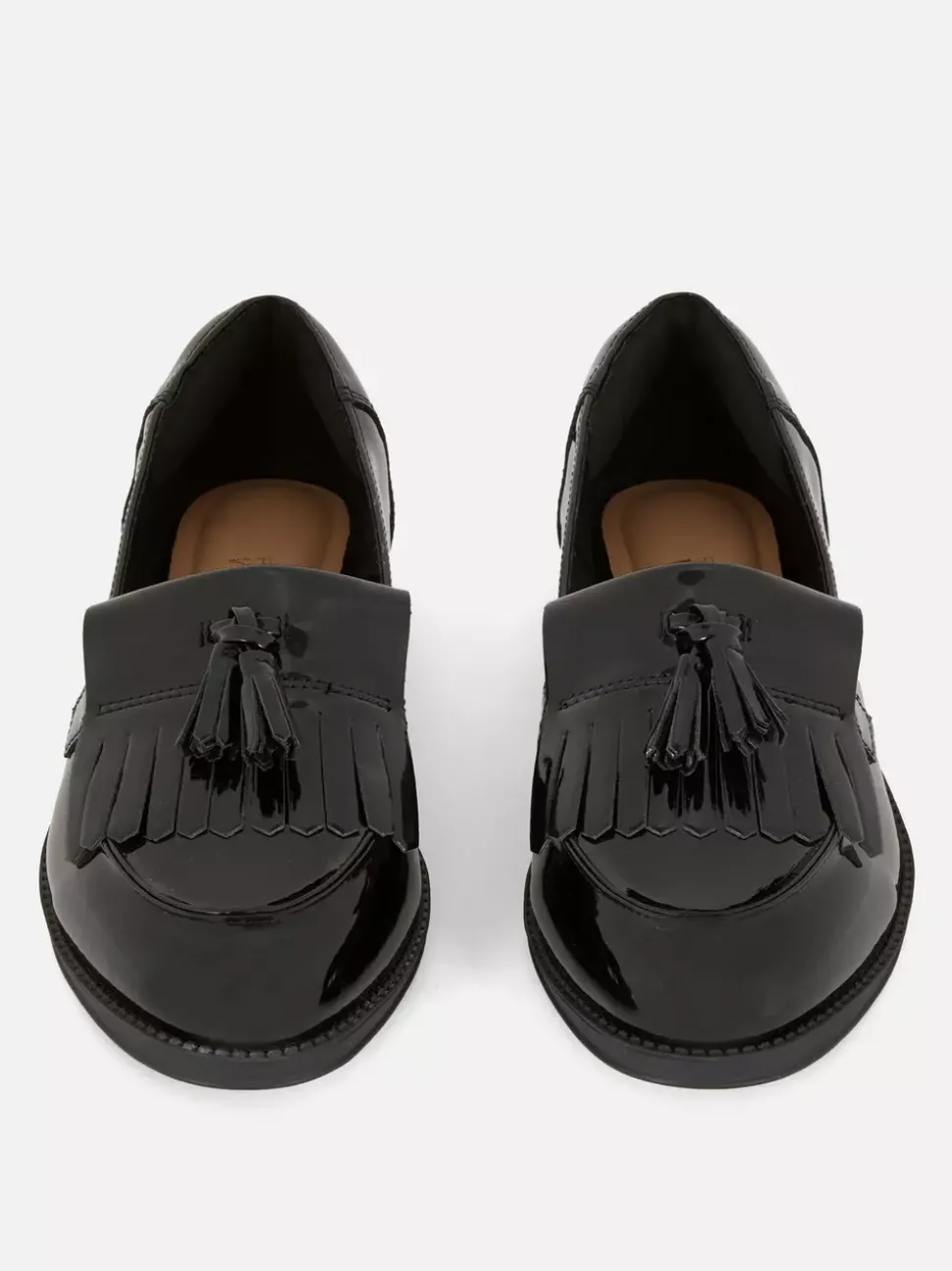 Szerokie lakierowane mokasyny