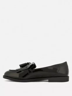 Szerokie lakierowane mokasyny