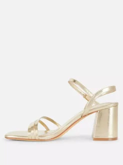 Szerokie sandały z paskami na klockowym obcasie