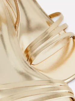 Szerokie sandały z paskami na klockowym obcasie