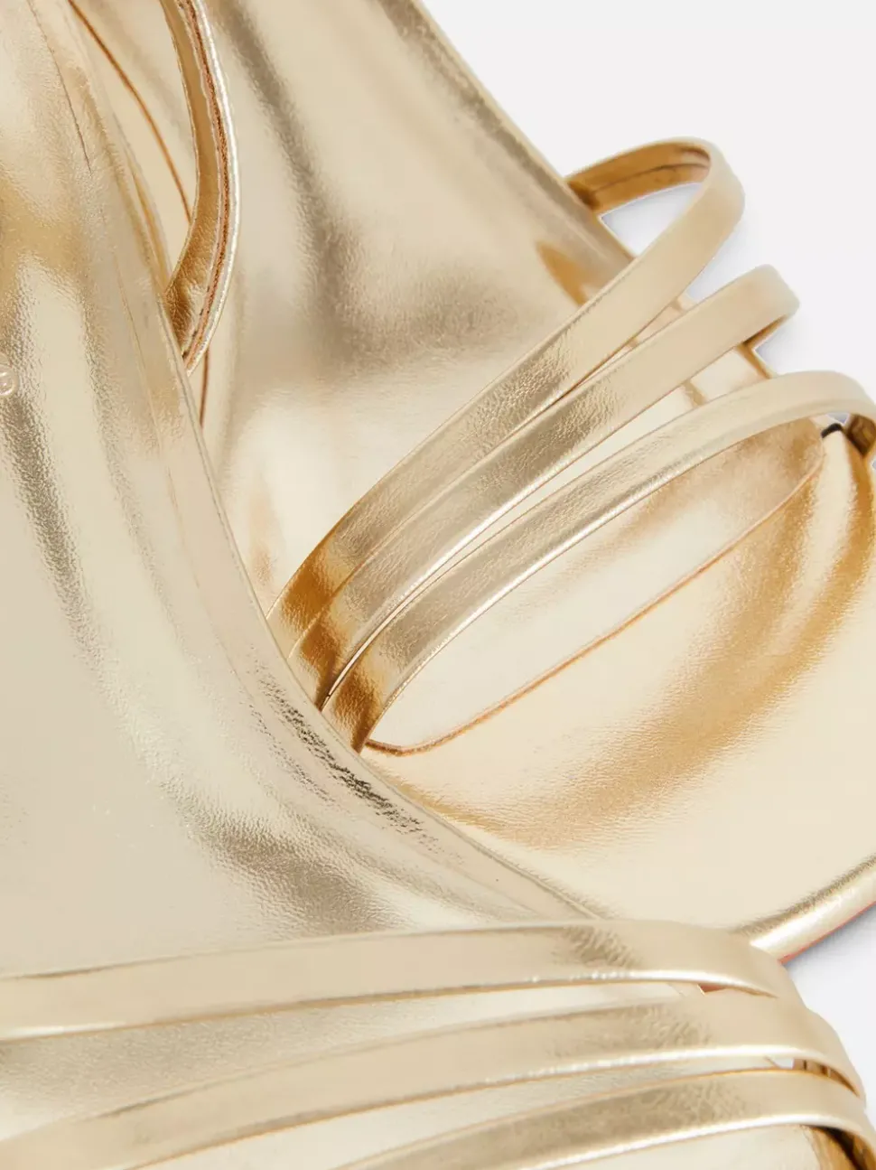 Szerokie sandały z paskami na klockowym obcasie