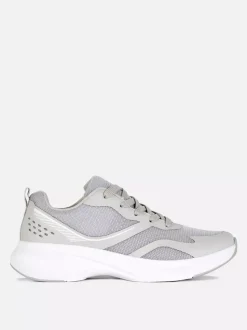 Sznurowane buty sportowe