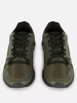 Sznurowane buty sportowe na siłownię