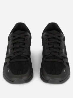 Sznurowane buty sportowe na siłownię