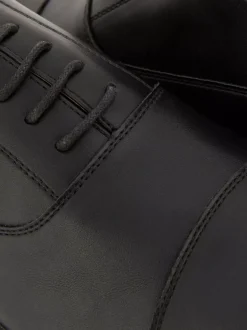 Sznurowane mokasyny wizytowe