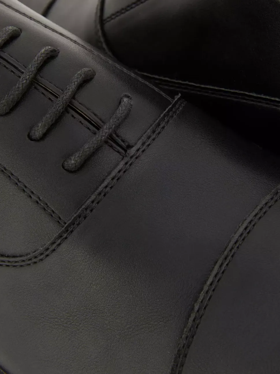 Sznurowane mokasyny wizytowe