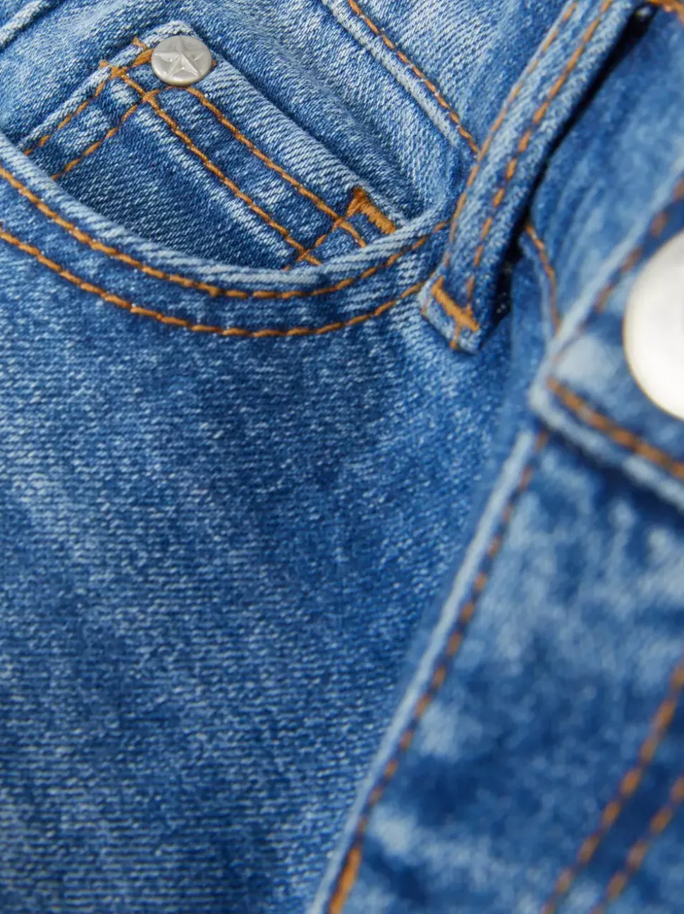 Szorty jeansowe z postrzępionym wykończeniem nogawek