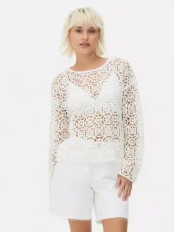 Szydełkowa bluzka z długim rękawem