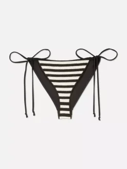 Szydełkowy dół bikini z wiązaniem z boku