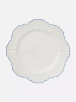 Talerz obiadowy z muszelkowym wykończeniem