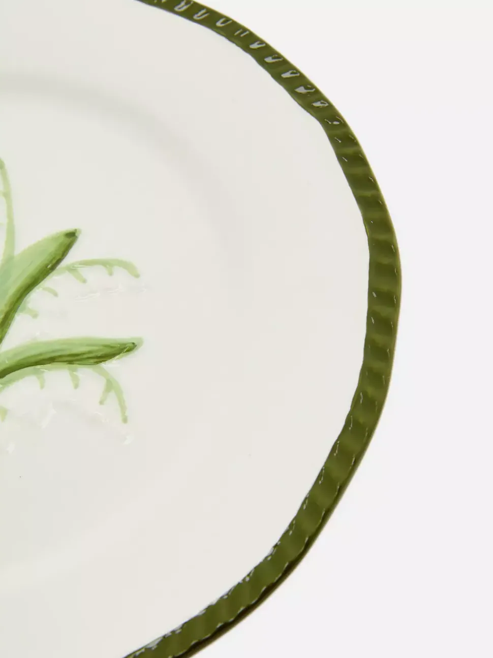 Talerzyki z wytłoczonym motywem lilii