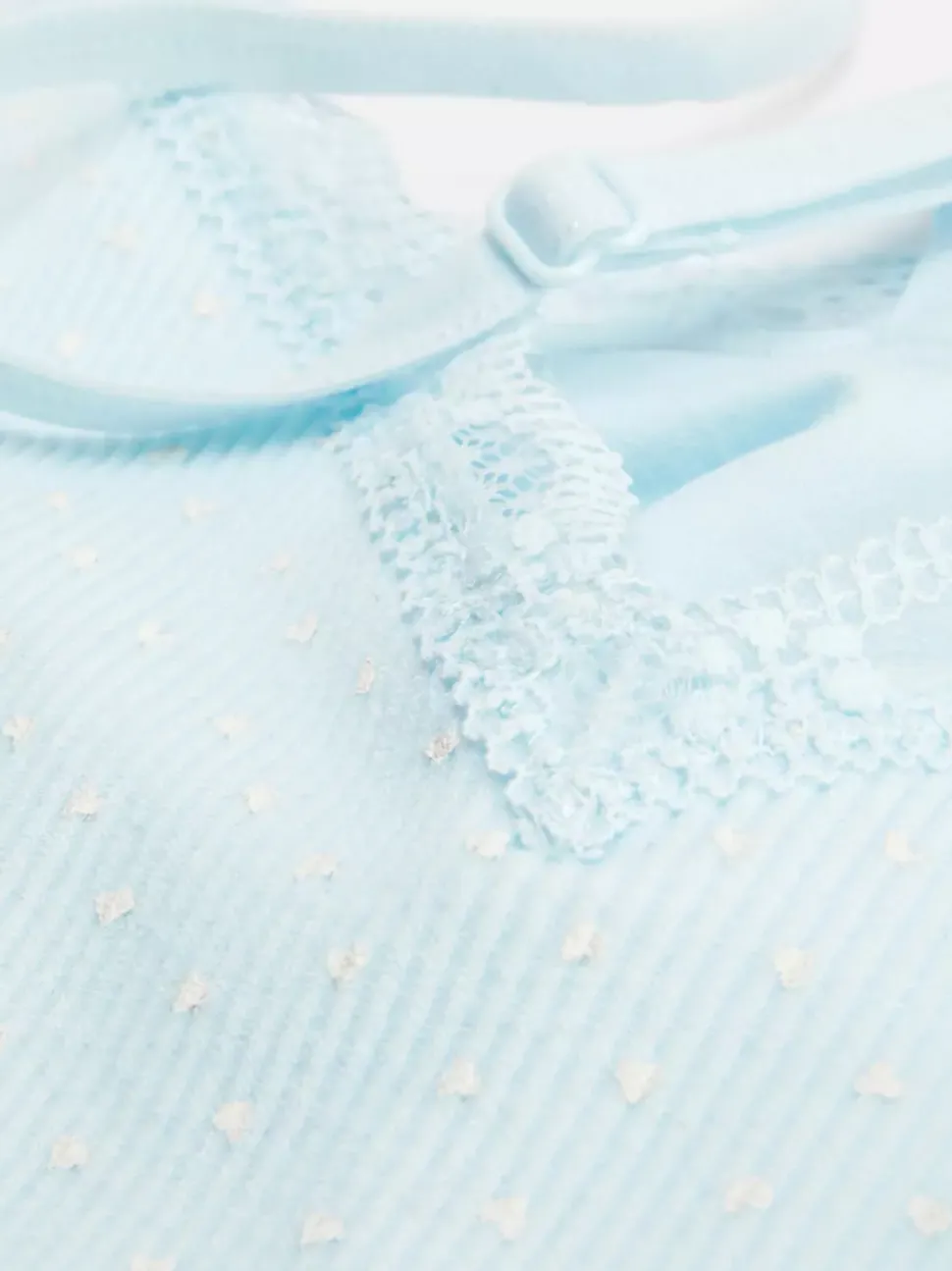 Top na ramiączkach z koronkowym obszyciem