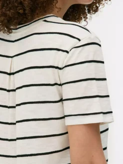 Top z krótkim rękawem i teksturowanymi paskami