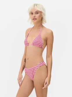 Trójkątna góra od bikini z marszczonego materiału