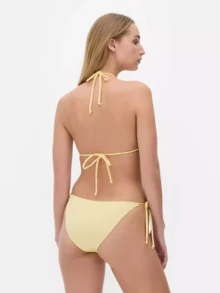 Trójkątna prążkowana góra od bikini