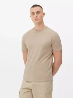 T-shirt o kroju slim fit w jednolitym kolorze