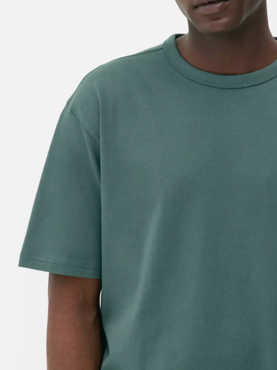 T-shirt o luźnym kroju