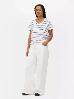 T-shirt w paski z dekoltem w serek