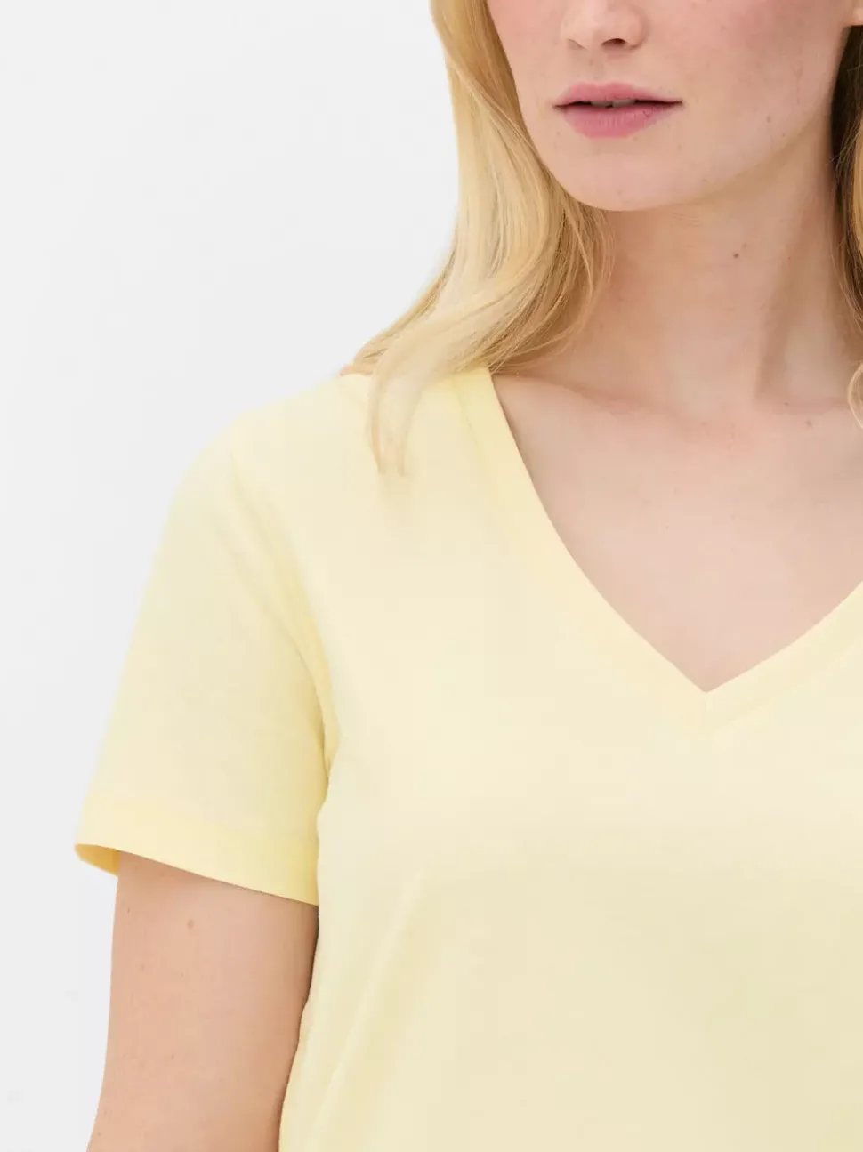 T-shirt z krótkim rękawem i dekoltem w serek