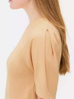 T-shirt z podwiniętymi rękawami The Edit