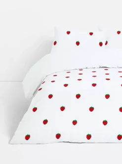 Tuftowana pościel w truskawki w rozmiarze king