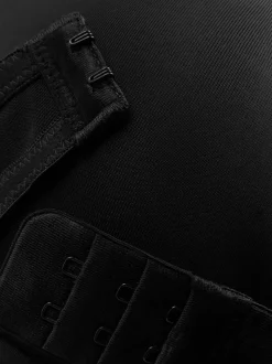 Usztywniany biustonosz z głębokim dekoltem pod T-shirt, rozmiary A–D