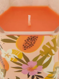 Świeca w sześciokątnym słoiczku z kwiatowym motywem