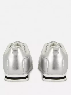 Wąskie buty sportowe retro