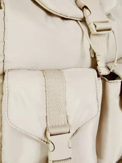 Wyściełany plecak z wieloma kieszeniami