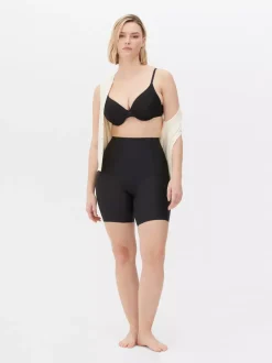 Wygładzające szorty modelujące