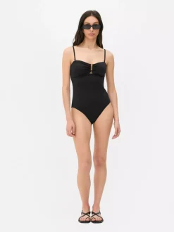 Wysmuklający kostium kąpielowy na ramiączkach