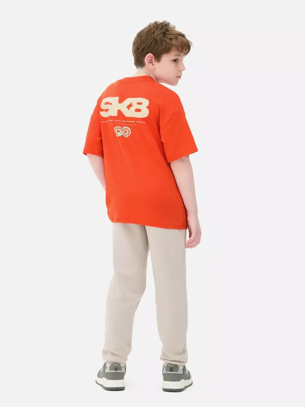 Wyszywany T-shirt SK8