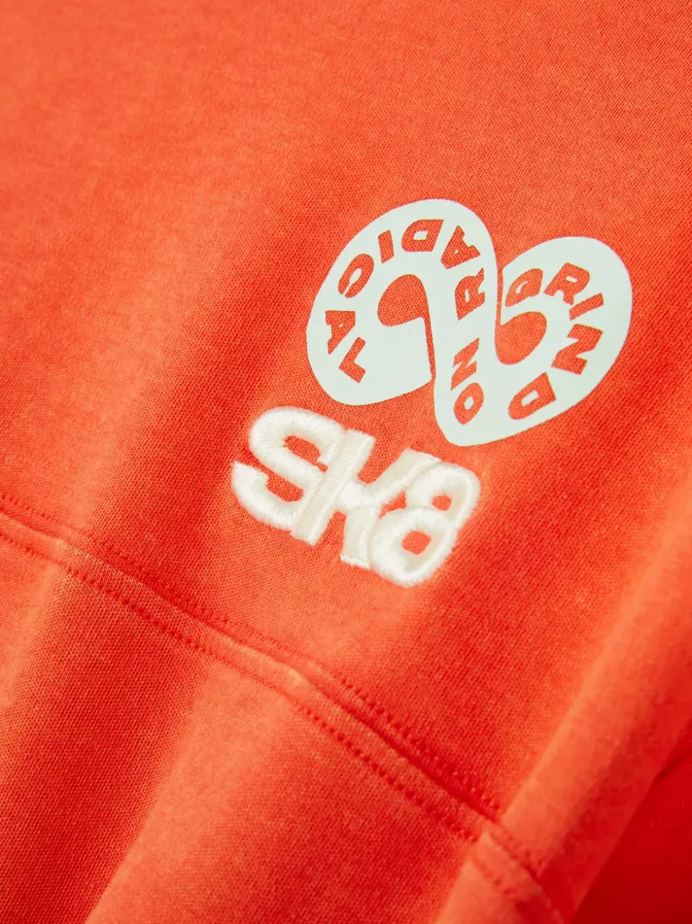 Wyszywany T-shirt SK8