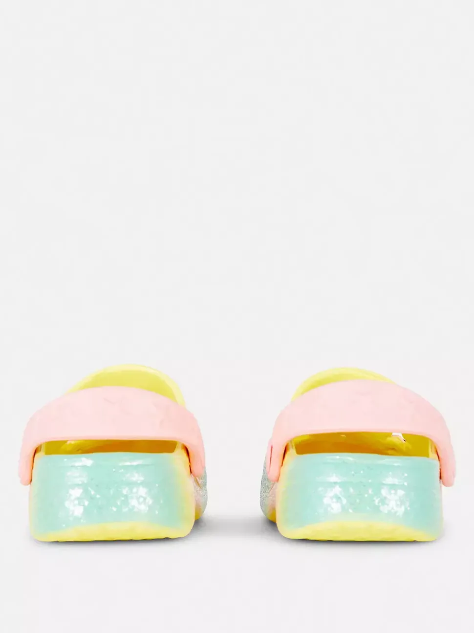 Zabawne błyszczące chodaki z efektem ombré