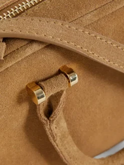 Zamszowa minitorebka typu kuferek Rita Ora